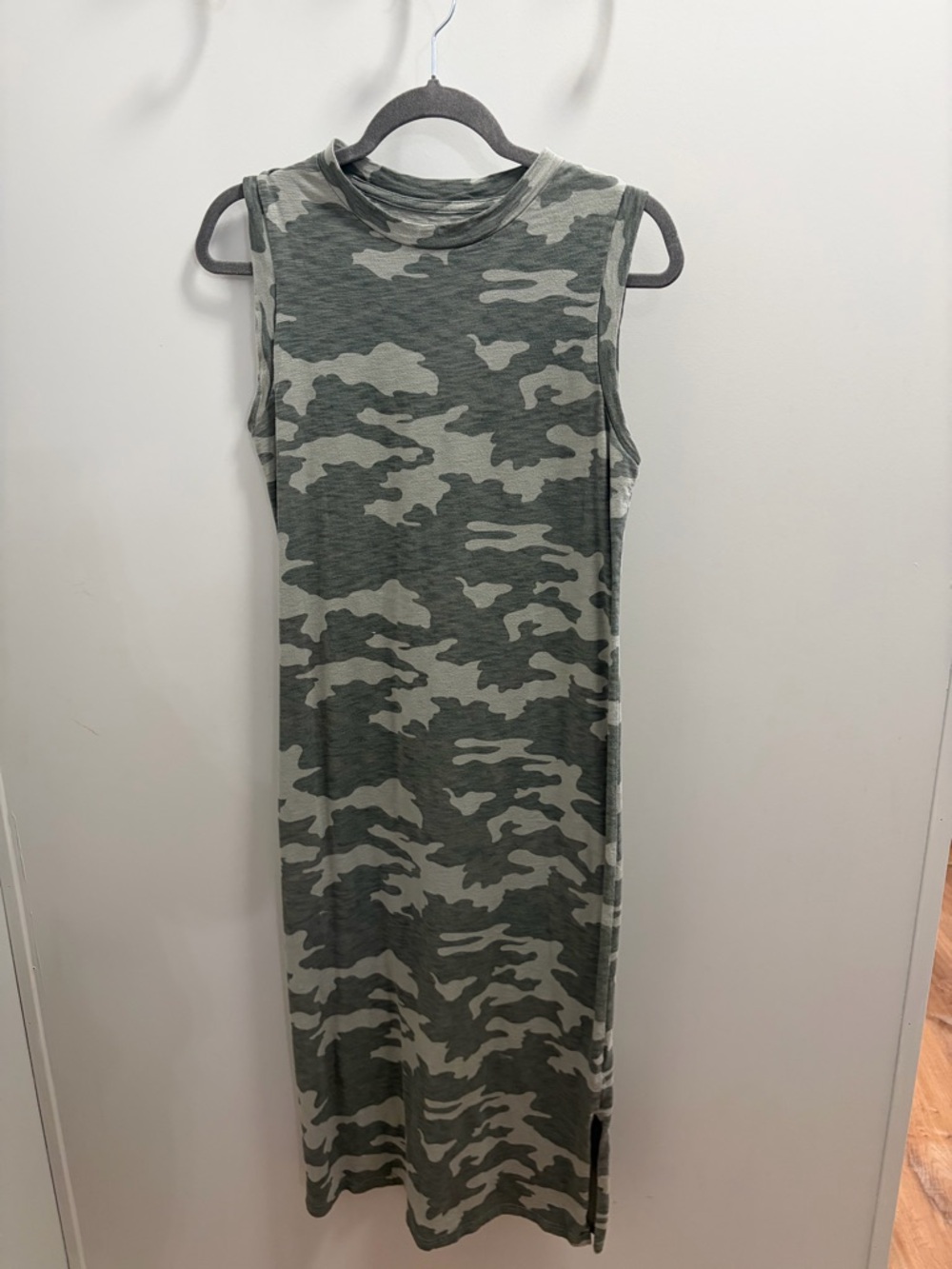 Universal Thread Sleeveless Camo Midi Dress in Green